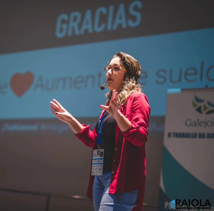 Charla de diseño y copy con Cova Díaz